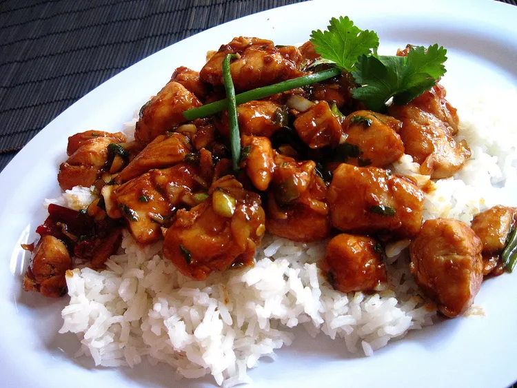 Kung Pao Chicken: A Perfect Balance of Sweet, Spicy, and Crunch!!